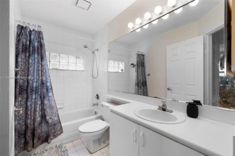 Casa en venta en Hollywood, Florida, 3 dormitorios, 137.4 m2 № 1891983 - foto 14