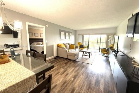 Condo in Weston, Florida, 2 bedrooms  № 2069639 - photo 18