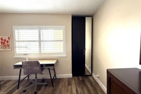 Condo in Weston, Florida, 2 bedrooms  № 2069639 - photo 13