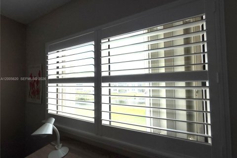 Condo in Weston, Florida, 2 bedrooms  № 2069639 - photo 12