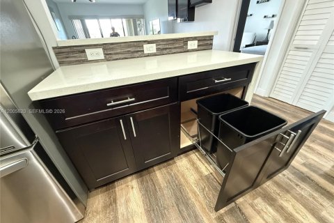 Condo in Weston, Florida, 2 bedrooms  № 2069639 - photo 21