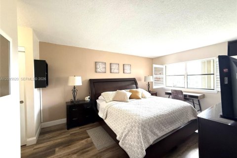 Condo in Weston, Florida, 2 bedrooms  № 2069639 - photo 10