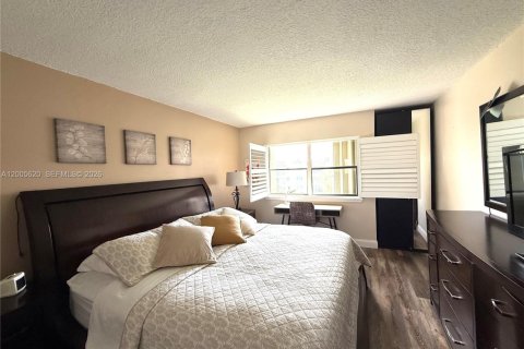 Condo in Weston, Florida, 2 bedrooms  № 2069639 - photo 11