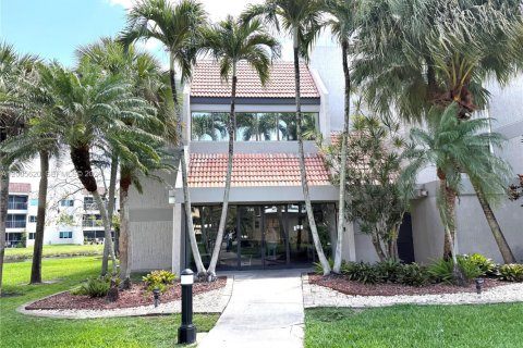 Condo in Weston, Florida, 2 bedrooms  № 2069639 - photo 2
