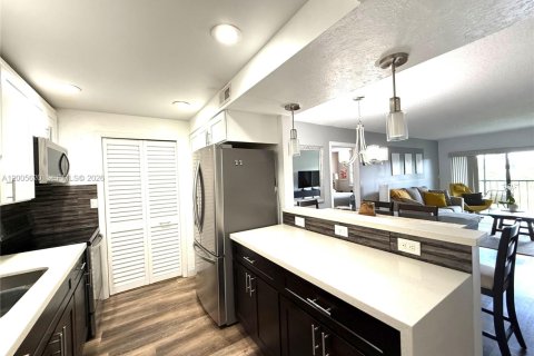 Condo in Weston, Florida, 2 bedrooms  № 2069639 - photo 20
