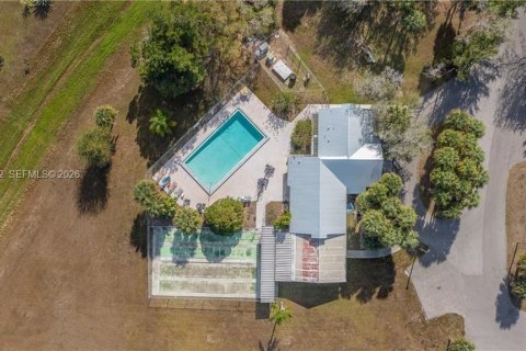 House in LaBelle, Florida 2 bedrooms, 74.69 sq.m. № 2003106 - photo 28