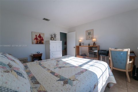 House in LaBelle, Florida 2 bedrooms, 74.69 sq.m. № 2003106 - photo 13