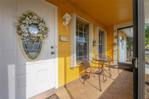 House in LaBelle, Florida 2 bedrooms, 74.69 sq.m. № 2003106 - photo 4