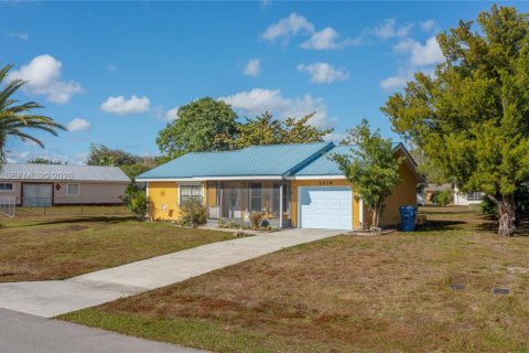 House in LaBelle, Florida 2 bedrooms, 74.69 sq.m. № 2003106 - photo 20