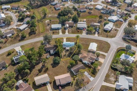 House in LaBelle, Florida 2 bedrooms, 74.69 sq.m. № 2003106 - photo 27