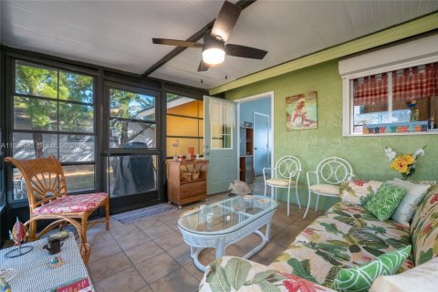 House in LaBelle, Florida 2 bedrooms, 74.69 sq.m. № 2003106 - photo 19