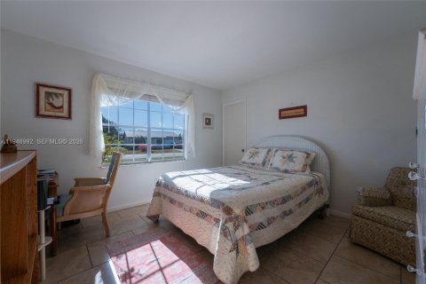 House in LaBelle, Florida 2 bedrooms, 74.69 sq.m. № 2003106 - photo 12