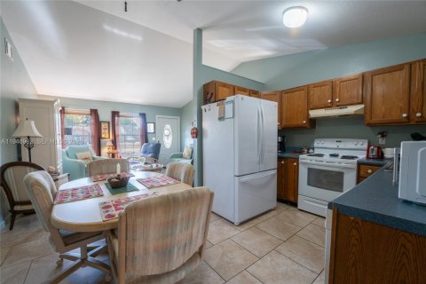 House in LaBelle, Florida 2 bedrooms, 74.69 sq.m. № 2003106 - photo 10