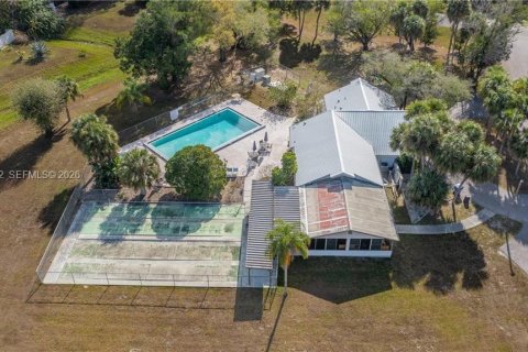 House in LaBelle, Florida 2 bedrooms, 74.69 sq.m. № 2003106 - photo 29