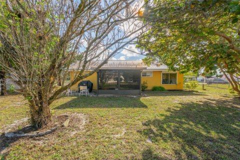 House in LaBelle, Florida 2 bedrooms, 74.69 sq.m. № 2003106 - photo 23