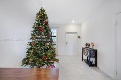 Adosado en venta en Miami, Florida, 3 dormitorios, 157.47 m2 № 1984841 - foto 5