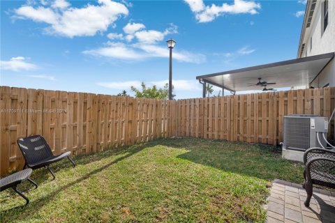 Adosado en venta en Miami, Florida, 3 dormitorios, 157.47 m2 № 1984841 - foto 30