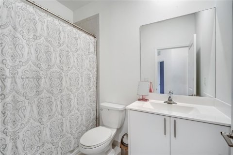 Adosado en venta en Miami, Florida, 3 dormitorios, 157.47 m2 № 1984841 - foto 21