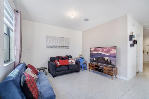 Adosado en venta en Miami, Florida, 3 dormitorios, 157.47 m2 № 1984841 - foto 12