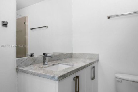 Condominio en venta en Miami, Florida, 2 dormitorios, 102.84 m2 № 1814299 - foto 11