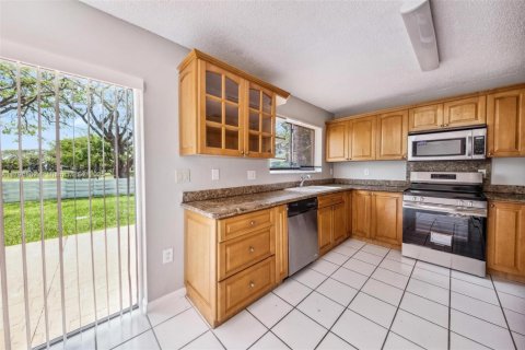 Casa en venta en Miami, Florida, 4 dormitorios, 193.61 m2 № 1683240 - foto 30
