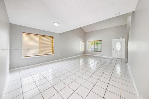 Casa en venta en Miami, Florida, 4 dormitorios, 193.61 m2 № 1683240 - foto 26