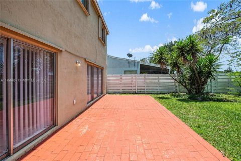Casa en venta en Miami, Florida, 4 dormitorios, 193.61 m2 № 1683240 - foto 10