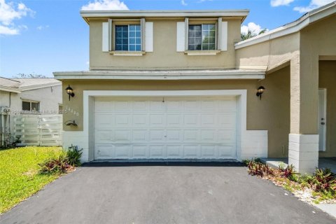 Casa en venta en Miami, Florida, 4 dormitorios, 193.61 m2 № 1683240 - foto 4