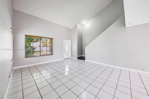 Casa en venta en Miami, Florida, 4 dormitorios, 193.61 m2 № 1683240 - foto 28