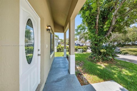 Casa en venta en Miami, Florida, 4 dormitorios, 193.61 m2 № 1683240 - foto 21