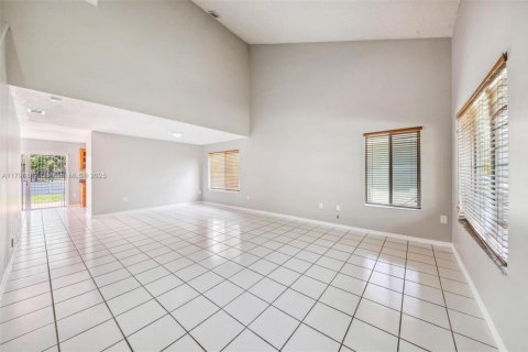 Casa en venta en Miami, Florida, 4 dormitorios, 193.61 m2 № 1683240 - foto 22