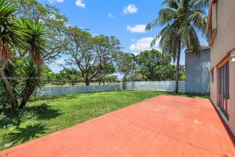 Casa en venta en Miami, Florida, 4 dormitorios, 193.61 m2 № 1683240 - foto 12