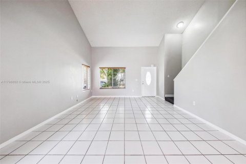 Casa en venta en Miami, Florida, 4 dormitorios, 193.61 m2 № 1683240 - foto 27