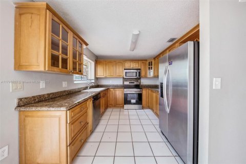 Casa en venta en Miami, Florida, 4 dormitorios, 193.61 m2 № 1683240 - foto 29