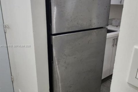 Снять в аренду квартиру в Майами, Флорида 1 спальня, 696.4м2, № 2035208 - фото 6