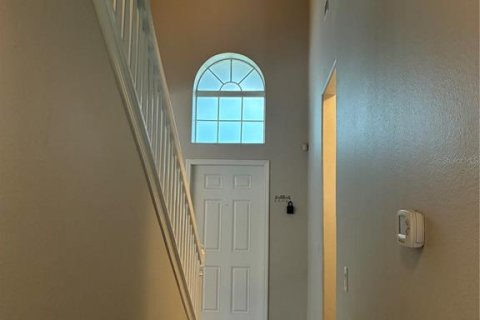 House in Tampa, Florida 6 bedrooms, 291.53 sq.m. № 1912448 - photo 4