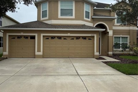 House in Tampa, Florida 6 bedrooms, 291.53 sq.m. № 1912448 - photo 2