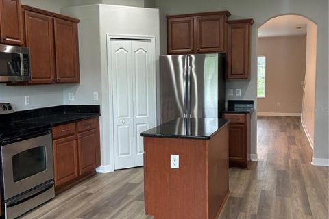 House in Tampa, Florida 6 bedrooms, 291.53 sq.m. № 1912448 - photo 8