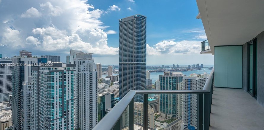 Condominio en Miami, Florida, 2 dormitorios № 1809302