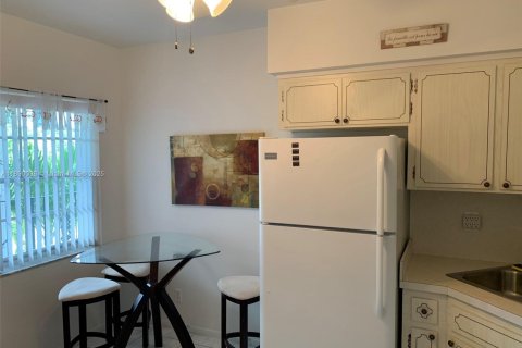 Снять в аренду кондоминиум в Халландейл-Бич, Флорида 1 спальня, 58.99м2, № 1939270 - фото 9