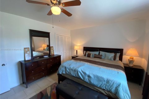 Снять в аренду кондоминиум в Халландейл-Бич, Флорида 1 спальня, 58.99м2, № 1939270 - фото 18