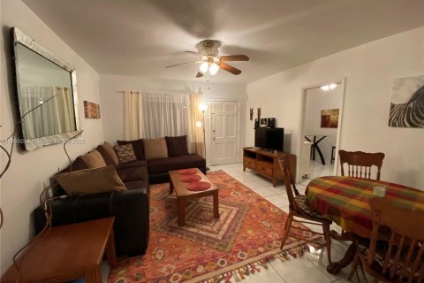 Снять в аренду кондоминиум в Халландейл-Бич, Флорида 1 спальня, 58.99м2, № 1939270 - фото 14