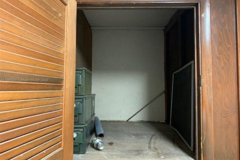 Снять в аренду кондоминиум в Халландейл-Бич, Флорида 1 спальня, 58.99м2, № 1939270 - фото 28