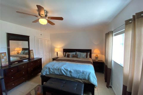 Снять в аренду кондоминиум в Халландейл-Бич, Флорида 1 спальня, 58.99м2, № 1939270 - фото 30