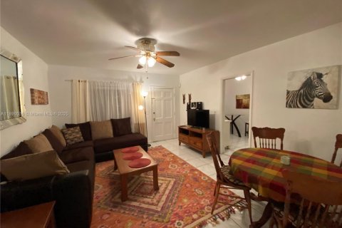 Снять в аренду кондоминиум в Халландейл-Бич, Флорида 1 спальня, 58.99м2, № 1939270 - фото 16