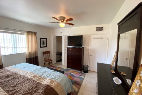 Снять в аренду кондоминиум в Халландейл-Бич, Флорида 1 спальня, 58.99м2, № 1939270 - фото 21