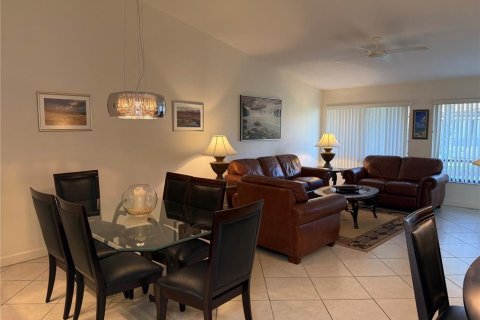 Casa en venta en Sarasota, Florida, 2 dormitorios, 125.7 m2 № 2151039 - foto 3