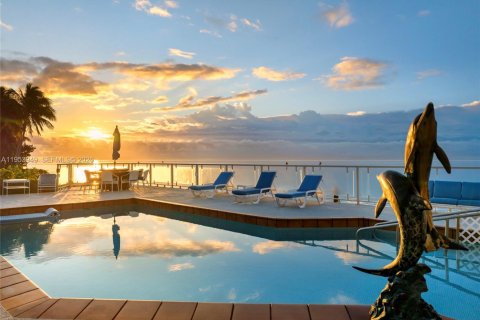 Casa en venta en Coral Gables, Florida, 5 dormitorios, 368.64 m2 № 2017398 - foto 2