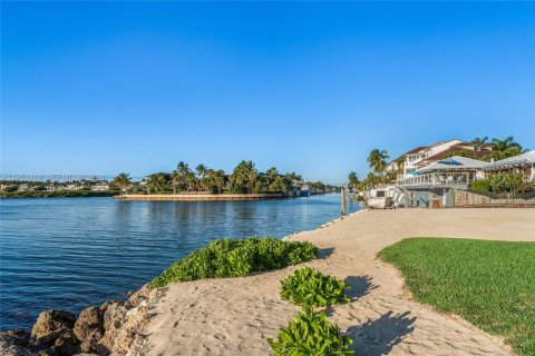 Casa en venta en Coral Gables, Florida, 5 dormitorios, 368.64 m2 № 2017398 - foto 30