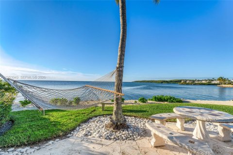 Casa en venta en Coral Gables, Florida, 5 dormitorios, 368.64 m2 № 2017398 - foto 29